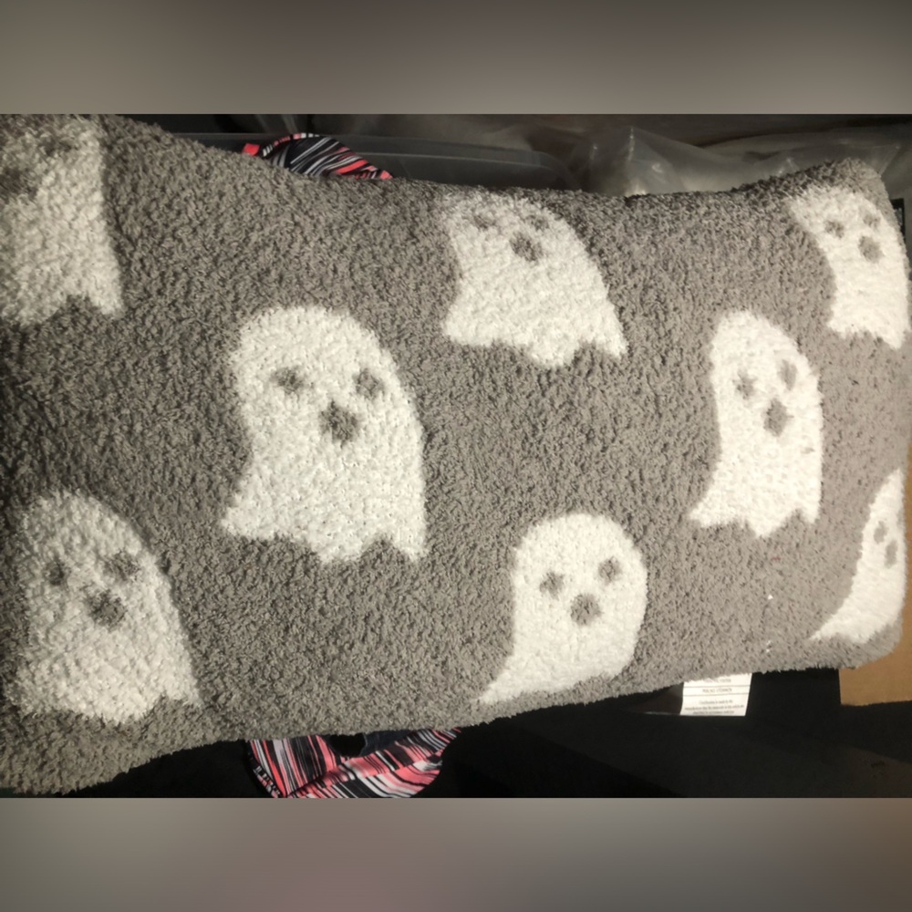 👻 Cozy Ghost Plush Pillow - Gray & White